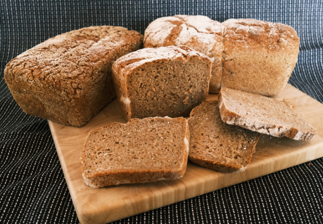 Brot der Bäckerei Horn in Binz auf Rügen, Brote im Anschnitt